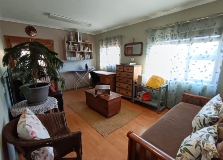 5 Bedroom Property for Sale in Wavecrest Eastern Cape